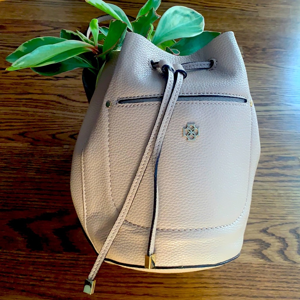 Ann Taylor beige crossbody bucket bag